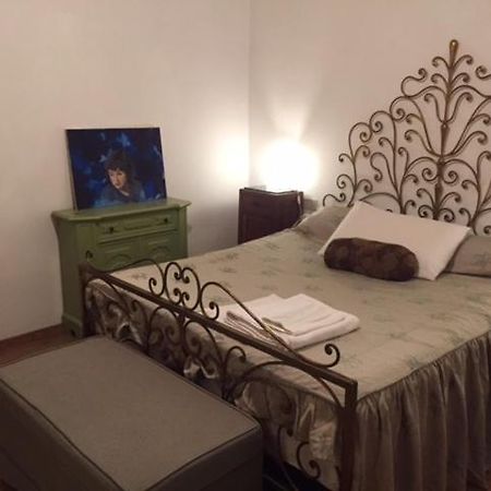 Double Large Room In Santo Spirito Oltrarno فلورنس المظهر الخارجي الصورة